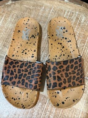 Leopard Print Slide Sandals - Brown & Black
